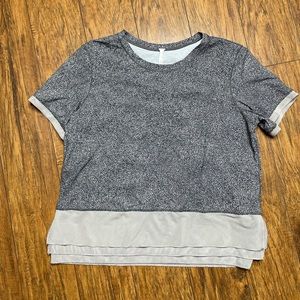 Lululemon Size 4 short sleeve shirt